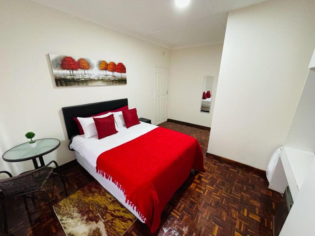 Ithonsi Guesthouse And Spa 肯普顿帕克 外观 照片